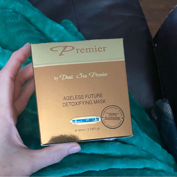 Premier Gold Detoxifying Mask